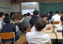 䰶 ̹