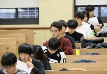 䰶 ̹