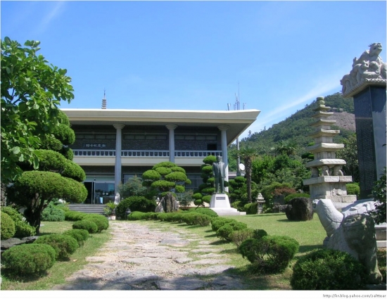 ������ ����̼���