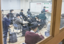 䰶 ̹