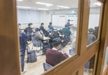 䰶 ̹