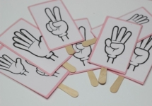 䰶 ̹